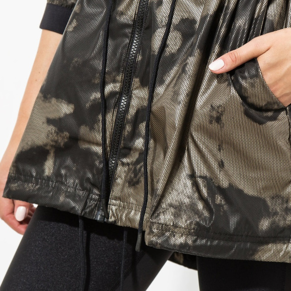 Reebok Black and GoldMetallic Women's Athletic Casual Jacket NWOT - Picture 3 of 14